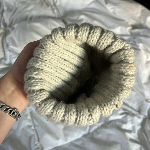 Brand new H&M hat - Picture 3 of 3